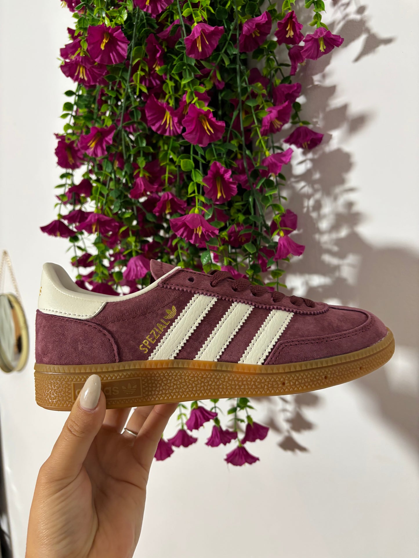 Deportivas spezial burdeos