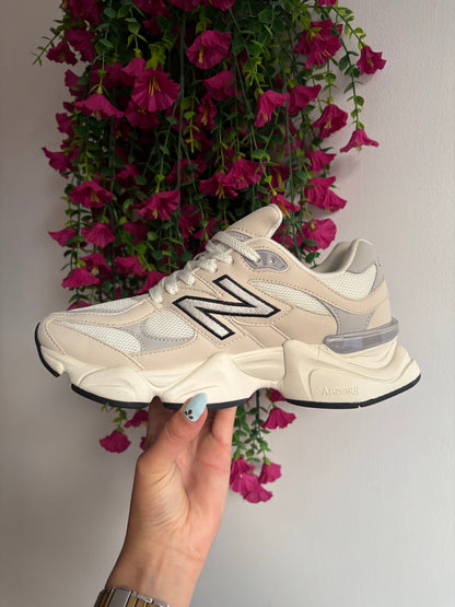 Deportivas 9060