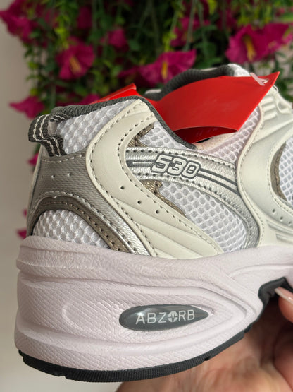 Deportivas 530 grises