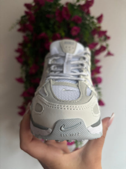 Deportivas p6000 gris