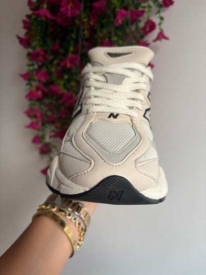 Deportivas 9060