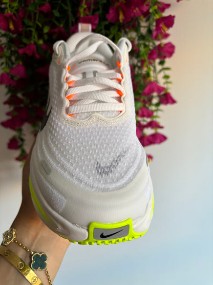 Deportivas amarillas