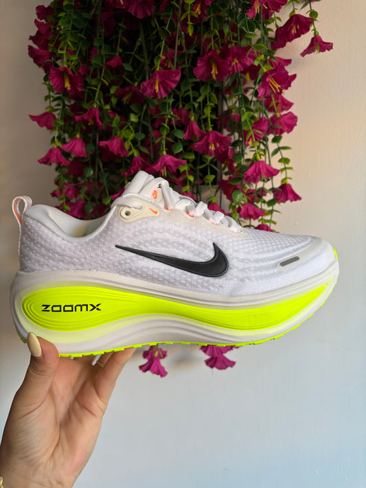 Deportivas amarillas