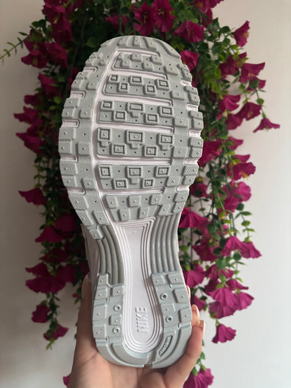 Deportivas p6000 gris
